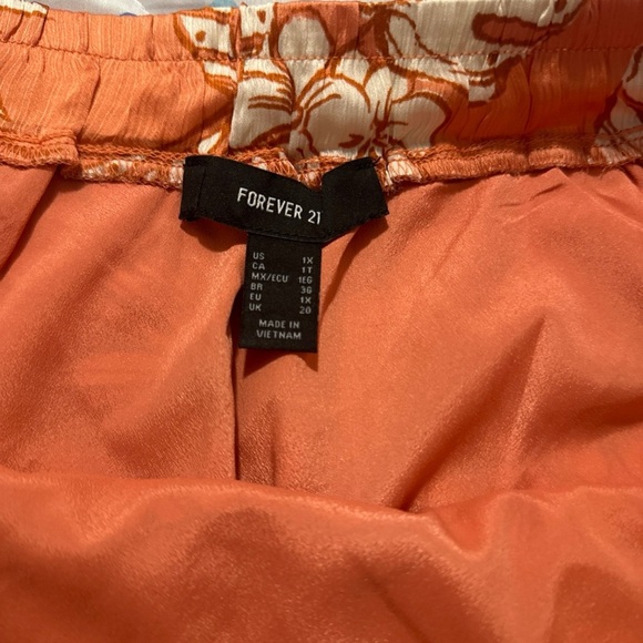 Forever 21 Floral Mini Skirt - Picture 3 of 4